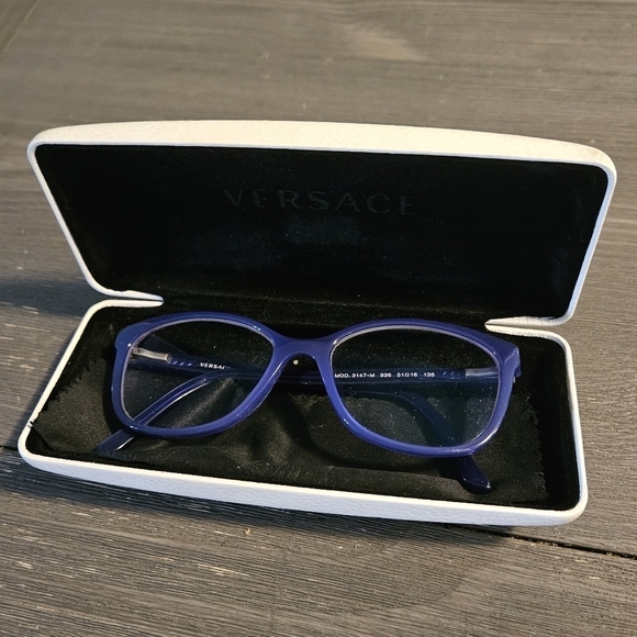 Versace prescription glasses in purple - Picture 4 of 5